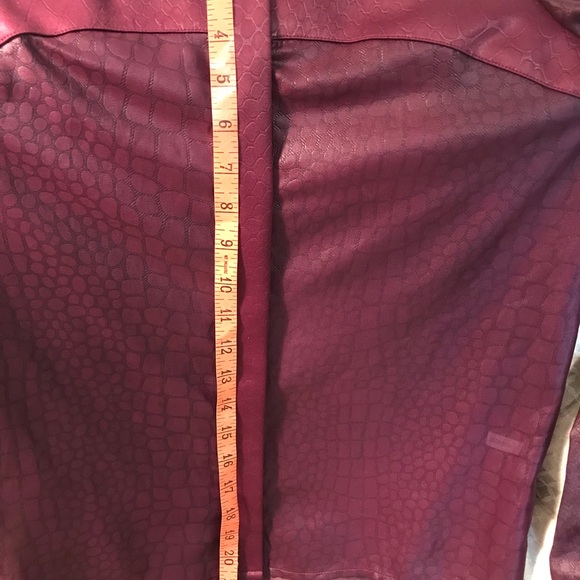 Gianni Bini Purple Sheer Blouse Elegant Lightweight Top - Picture 8 of 12